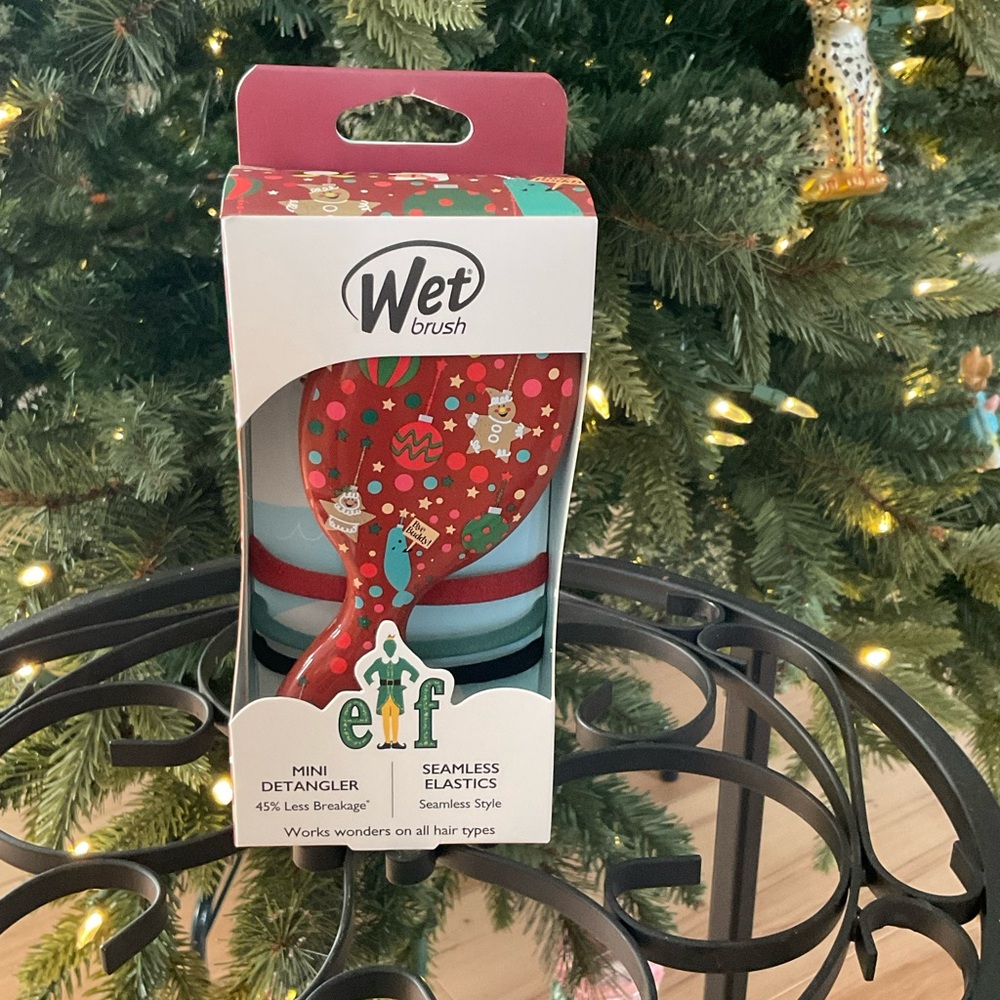 Buddy the Elf Mini Wet Brush with Elastics